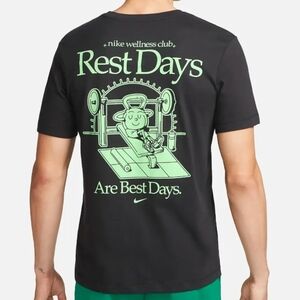 NWT Men's Nike dri-fit graphic tee